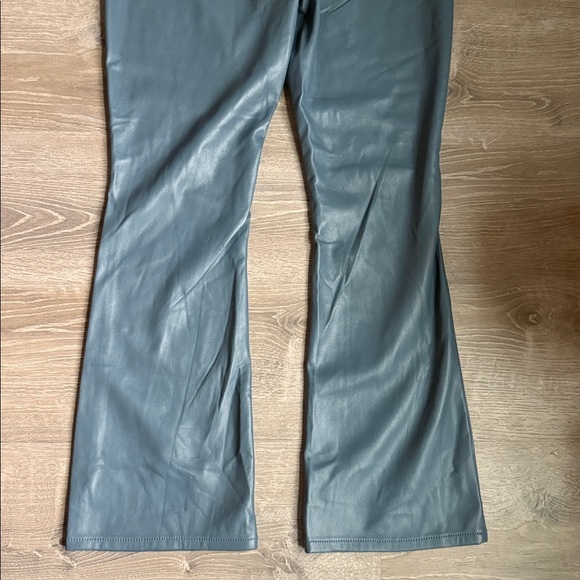 NEW Judy Blue high-waisted tummy control faux leather bootcut pants 32 - Picture 12 of 14